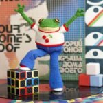 Disco style bell bottoms 70s clothing for the frog, crochet outfit pattern - Image 3