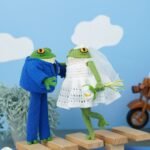 Wedding clothes for the frogs, PDF crochet pattern, outfit for the frog, frog clothing - Image 5