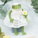 Wedding clothes for the frogs, PDF crochet pattern, outfit for the frog, frog clothing - Image 6