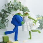 Wedding clothes for the frogs, PDF crochet pattern, outfit for the frog, frog clothing - Image 7