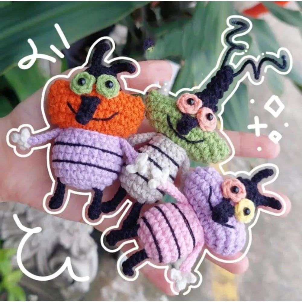 Untitled-91-1-2 Joey, Dee Dee & Marky Cockroach Crochet Pattern - Amigurumi Trio PDF - Image 1